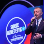 Kocaeli Büyükşehir Belediye Başkanı Tahir Büyükakın, şeffaflık ve hesap verebilirlik vurgusu yaptığı basın toplantısı