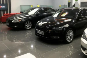 İkinci el otomotiv pazarında daralma, yüksek faizler ve kredi kısıtlamaları nedeniyle sermayesi zayıf oyuncular çekildi.