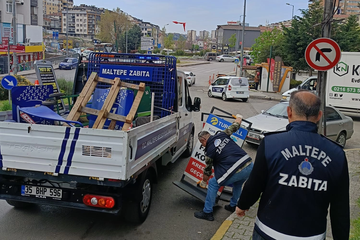 Maltepe Fındıklı Mahallesi'nde zabıta ekiplerinin işgal temizliği çalışması