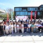 İnegöl'de 23 Nisan Ulusal Egemenlik ve Çocuk Bayramı kapsamında düzenlenen resim sergisinden genel plan