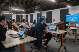 İzmir Büyükşehir Belediyesi yöneticileri yapay zeka eğitimi alıyor.