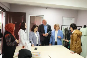 Çubuklubala İZMEK kursiyerleri, İzmit Belediyesine mesleki ve sosyal gelişimlerine katkılarından dolayı teşekkür ediyor.