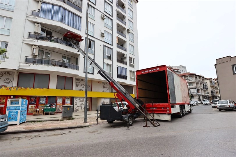 Denizli Büyükşehir Belediyesi'nin dar gelirli ailelere sağladığı taşınma desteği