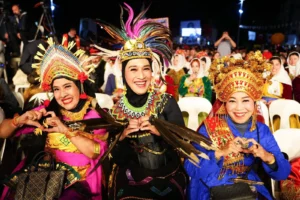 Manisa Mesir Festivali kortej yürüyüşü ve kutlamaları