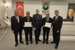 BUSİAD'da düzenlenen Camus ve Sartre felsefesi üzerine söyleşi etkinliği