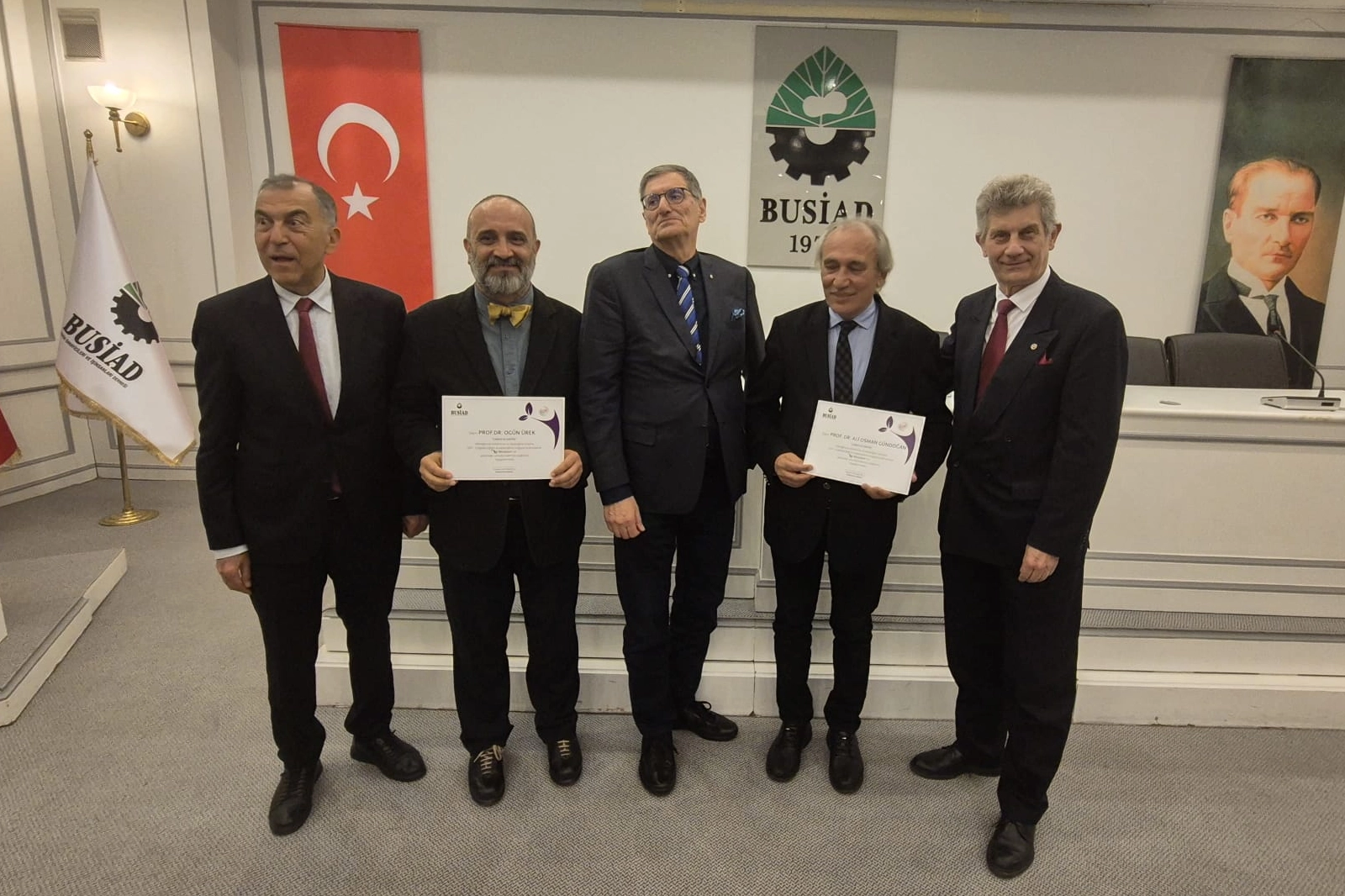 BUSİAD'da düzenlenen Camus ve Sartre felsefesi üzerine söyleşi etkinliği