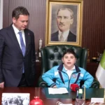 Osmangazi'de 23 Nisan Ulusal Egemenlik ve Çocuk Bayramı kutlamaları kapsamında makamı devralan minik başkan park talimatı verdi.