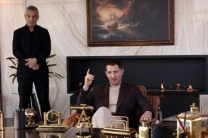 Yeraltı dizisi oyuncuları sette şiddet içermeyen bir sahne çekiyor.