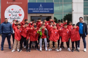 İzmir'de çocuklara yönelik ücretsiz spor yetenek ölçümü uygulaması yapılıyor