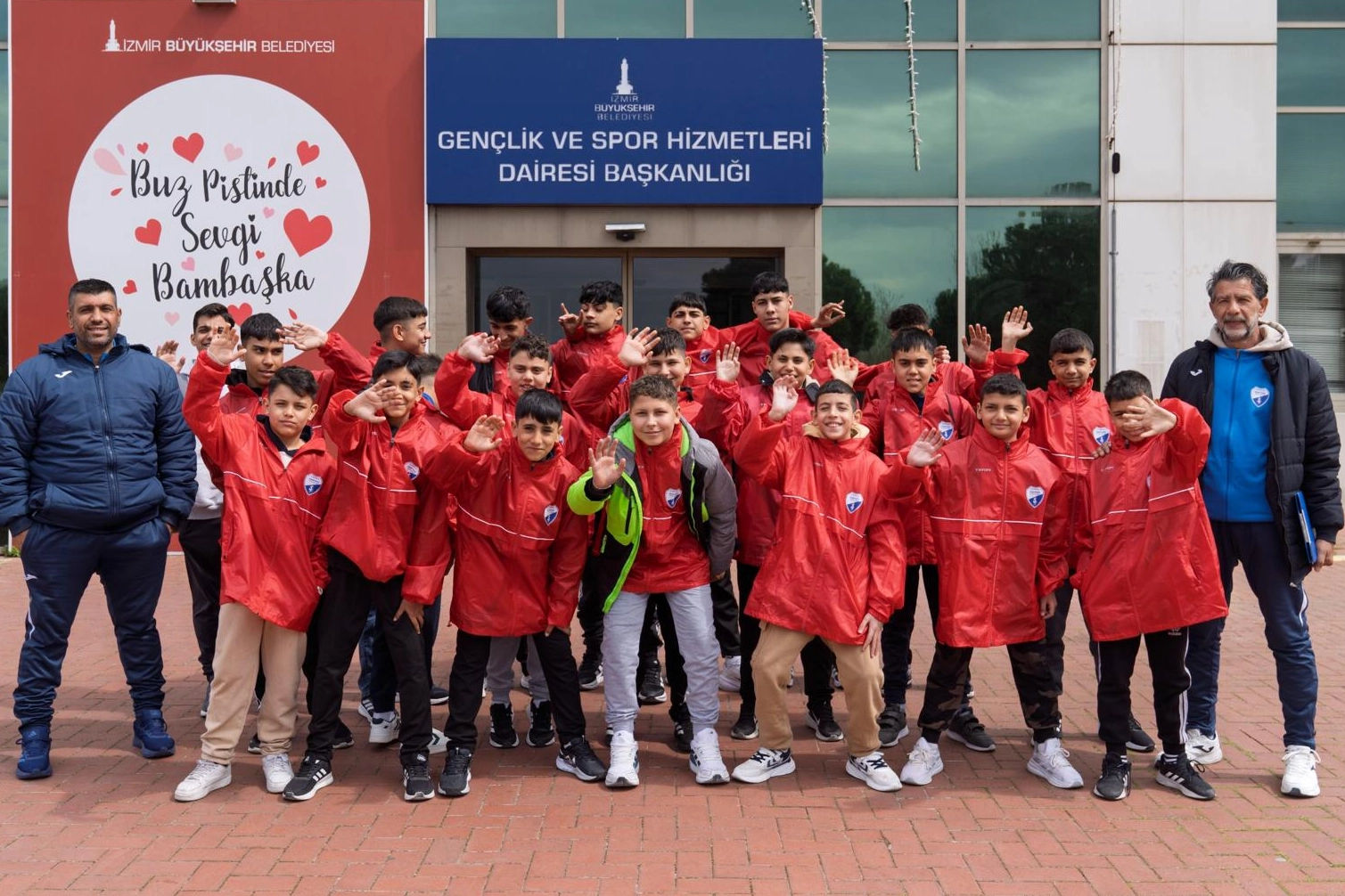 İzmir'de çocuklara yönelik ücretsiz spor yetenek ölçümü uygulaması yapılıyor