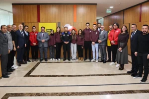 Türkiye Uzay Ajansı Başkanı Yusuf Kıraç, Sakarya'da öğrencilerle bir söyleşi programında buluşuyor.