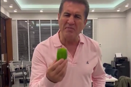 CHP Erzincan Milletvekili Mustafa Sarıgül, hayat pahalılığına tepki gösteriyor.