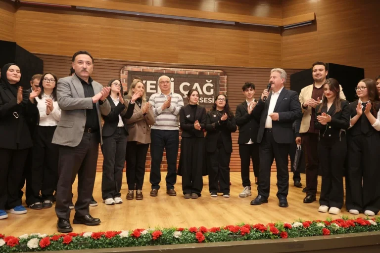 Melikgazi Belediye Başkanı Doç. Dr. Mustafa Palancıoğlu, 23 Nisan Ulusal Egemenlik ve Çocuk Bayramı dolayısıyla çocuklara yönelik projeleri anlattı.