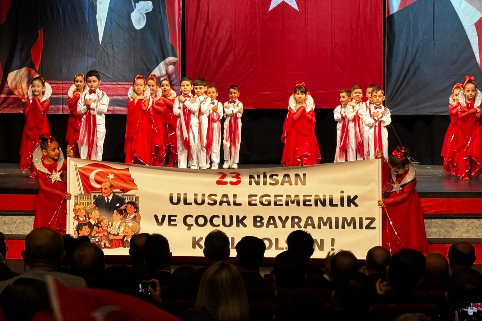 Bursa'da 23 Nisan Ulusal Egemenlik ve Çocuk Bayramı coşkusu yaşandı.