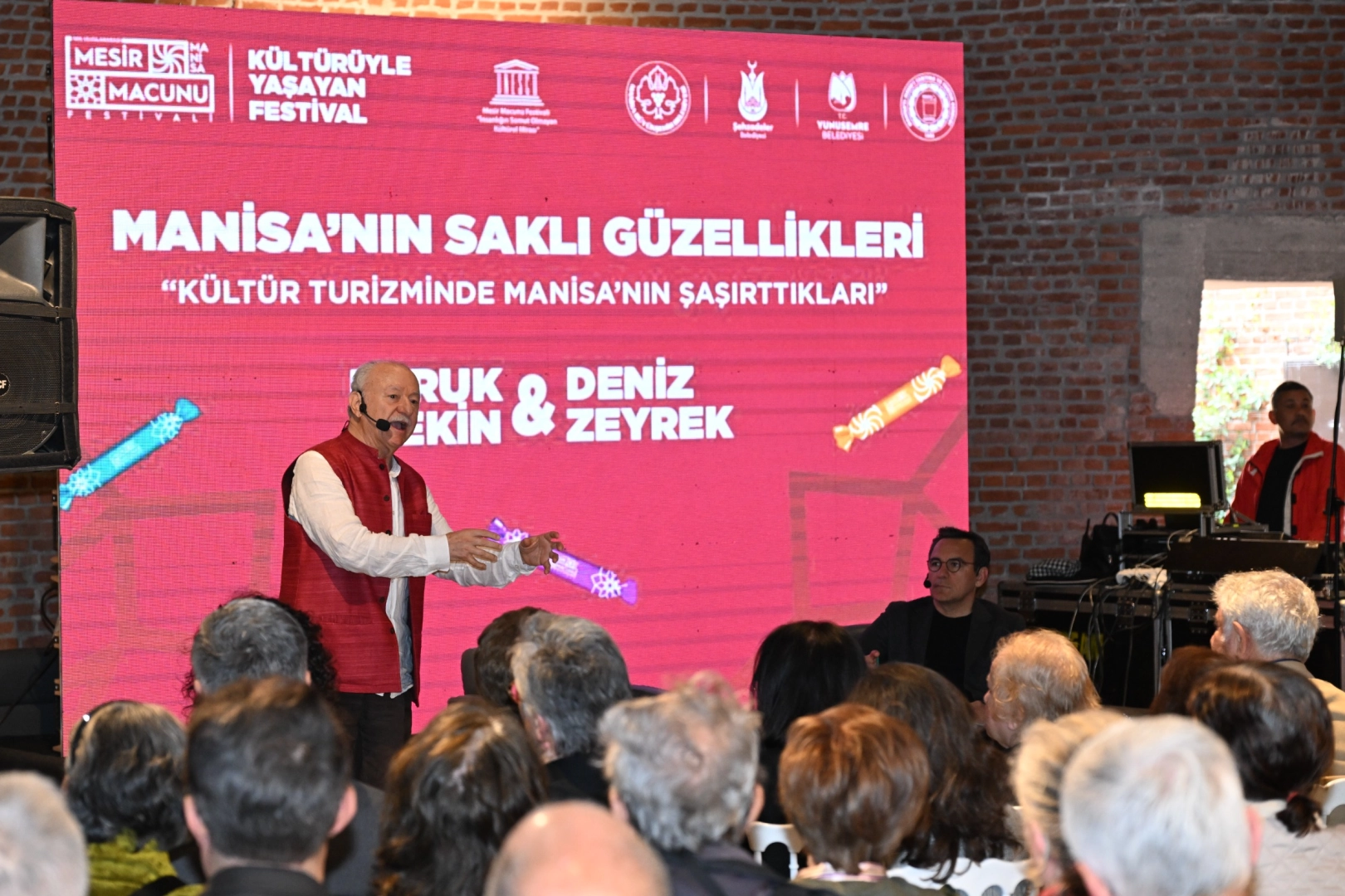 Manisa Mesir Macunu Festivali kapsamında düzenlenen kültür turizmi söyleşisi