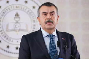 Milli Eğitim Bakanı Yusuf Tekin, güvenli okul iklimi için alınan yeni tedbirleri açıklıyor.