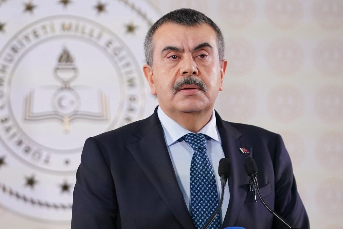 Milli Eğitim Bakanı Yusuf Tekin, güvenli okul iklimi için alınan yeni tedbirleri açıklıyor.