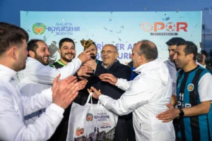 Malatya Büyükşehir Kurumlar Arası Futbol Turnuvası'nda Gençlik ve Spor Hizmetleri Dairesi Başkanlığı şampiyon oldu.
