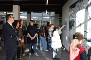 Nilüferli çocukların 'Şehir Sen Kimsin?' projesi kapsamında yaptığı seramik pano