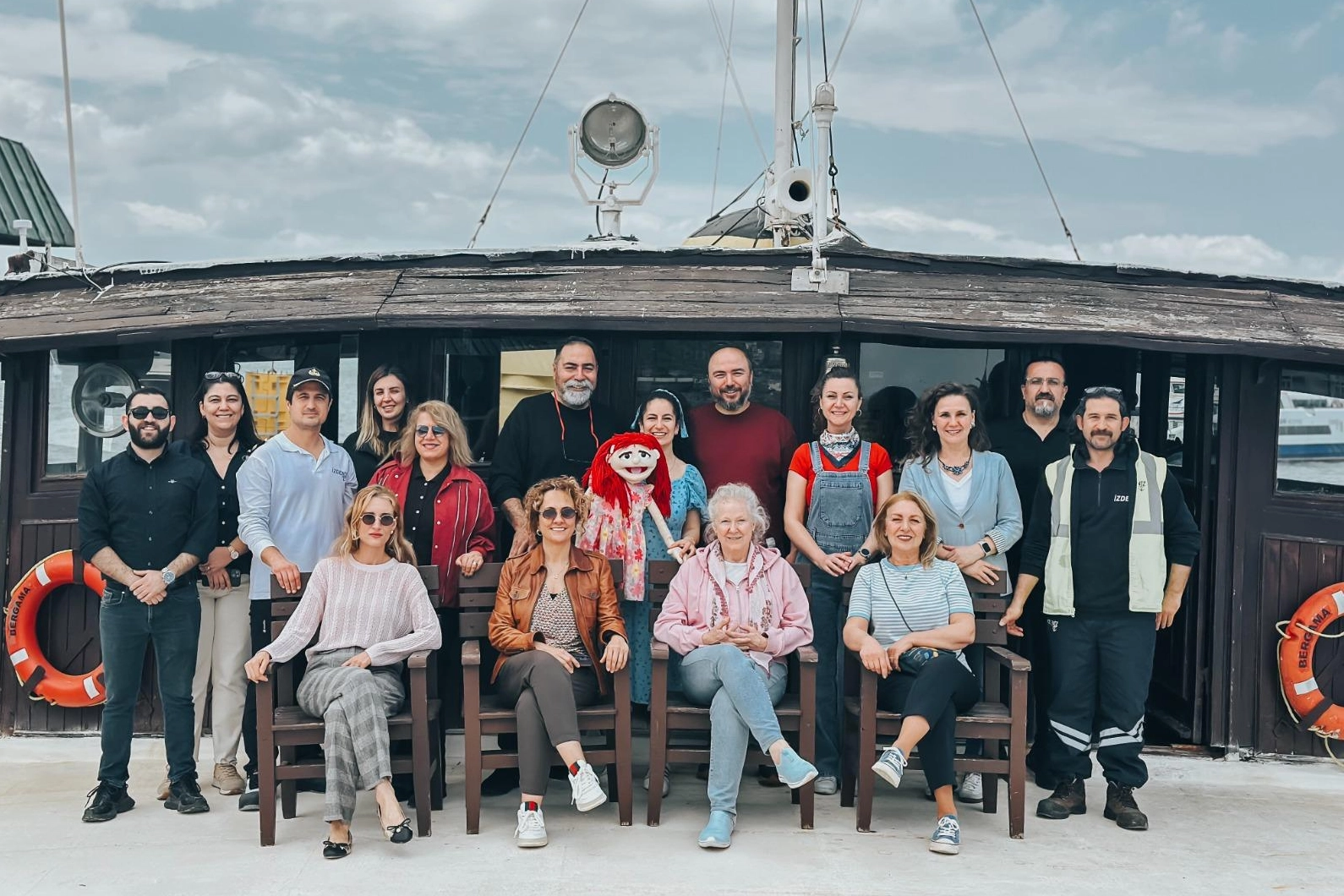 Halikarnas Balıkçısı'nın doğum günü, Bergama Vapuru'nda çocuklarla kutlandı.