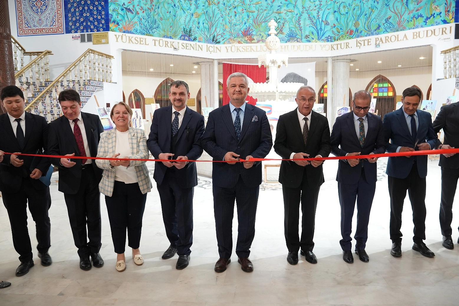 Rus Ressam Yevgeni Lansere'nin 'Lansere'nin Gözünden Türkiye Cumhuriyeti'nin Doğuşu' adlı resim sergisinin Keçiören'deki açılışı