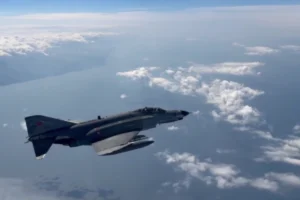 Türk Hava Kuvvetleri'ne ait F-4E/2020 savaş uçakları Karadeniz semalarında eğitim uçuşu yaparken