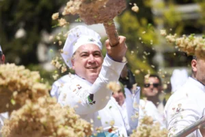 Manisa Mesir Baharatlı Bahar Pilavı Festivali Başkan Dutlulu Pişiriyor