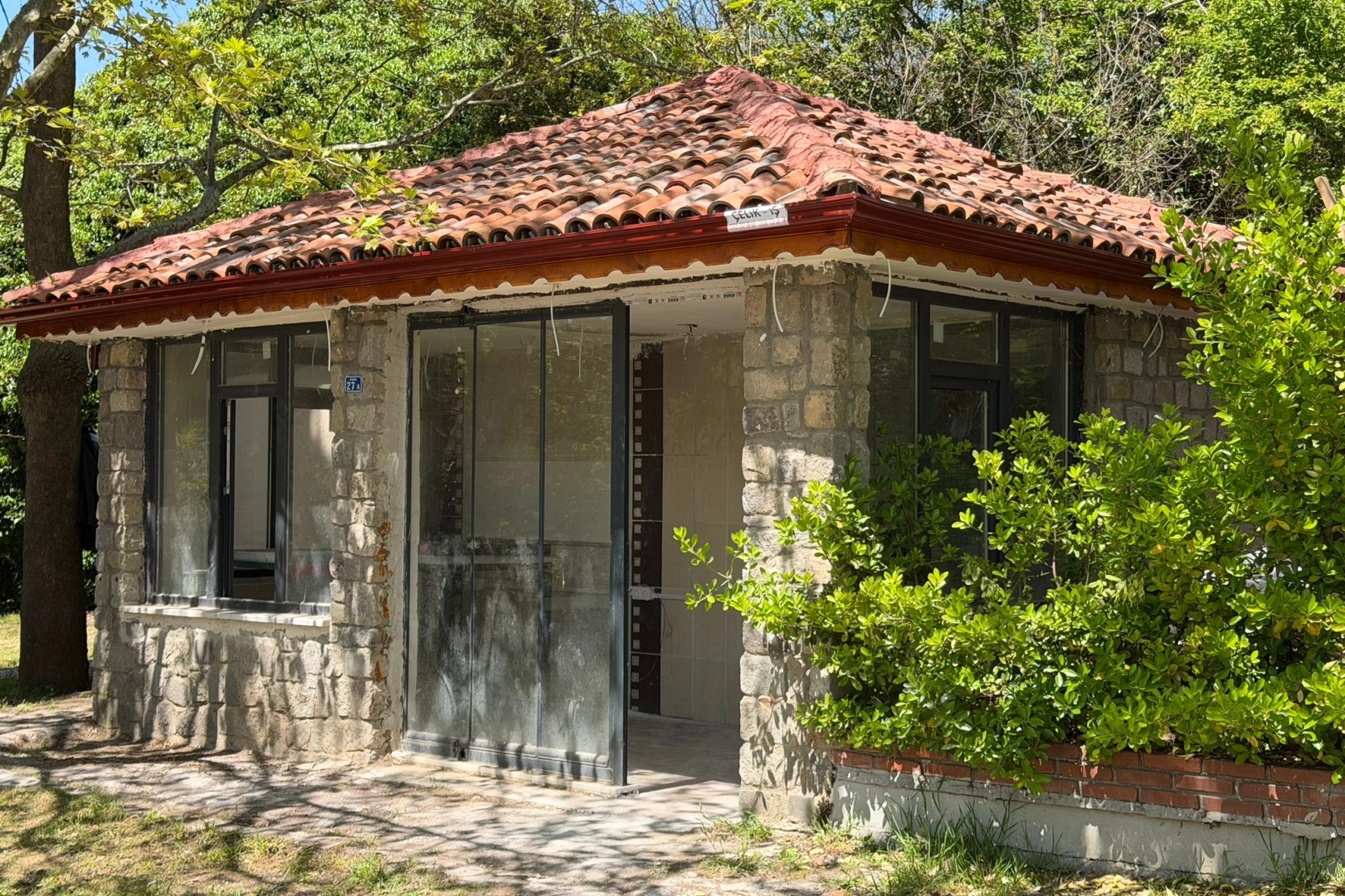 İzmit Şehitlik Korusu'nda yeni mangal alanı konsepti