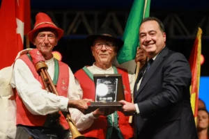 Manisa Mesir Festivali'nde Fener Alayı ve Uluslararası Halk Dansları Gösterileri