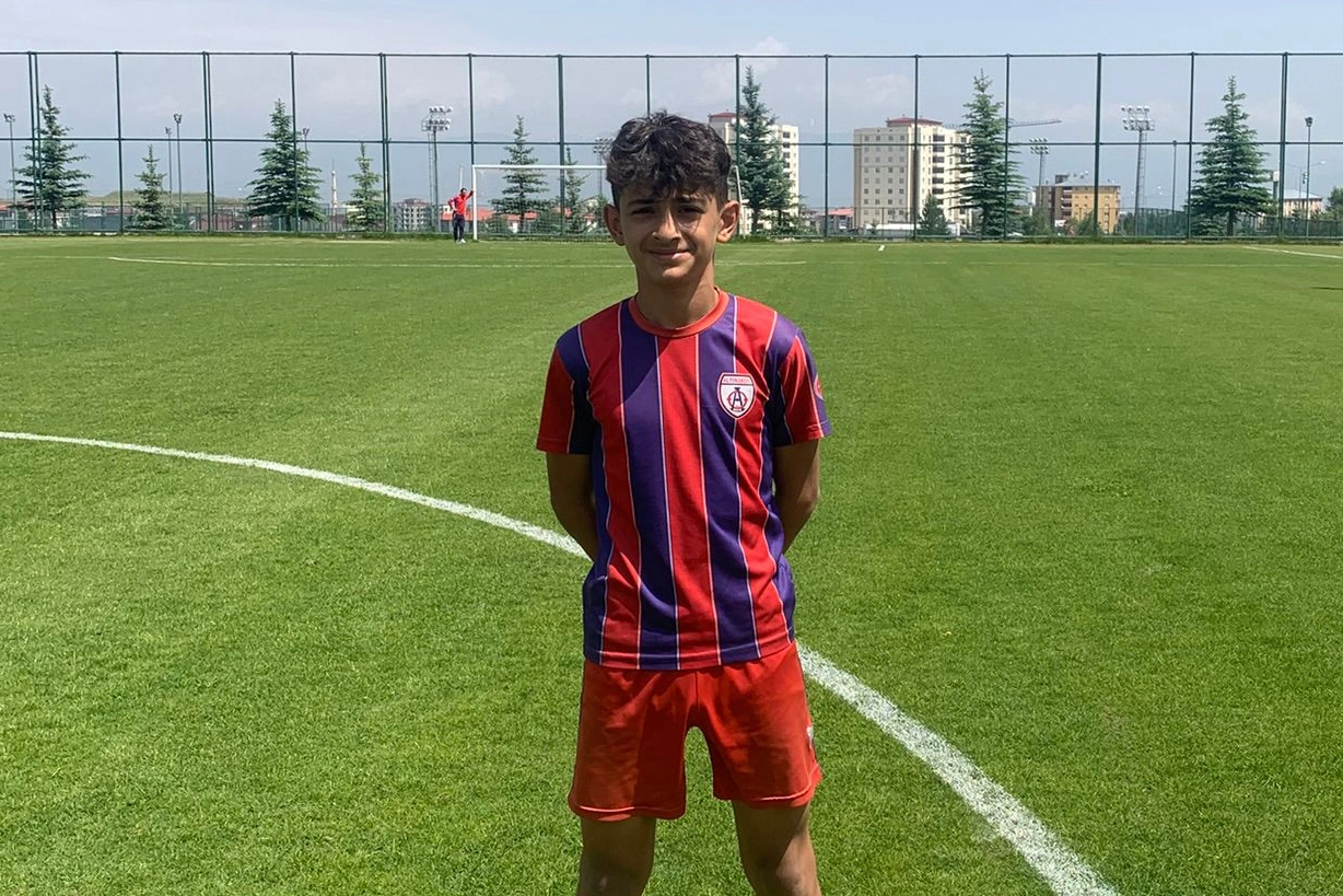 Yeşil Artvinsporlu genç futbolcu Miraç Değirmenci, U14 Milli Takım aday kadrosunda yer alıyor.