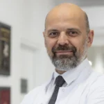 El uyuşmalarının nedenleri ve tedavi yöntemleri hakkında bilgi veren Beyin ve Sinir Cerrahisi Uzmanı Prof. Dr. Selçuk Göçmen