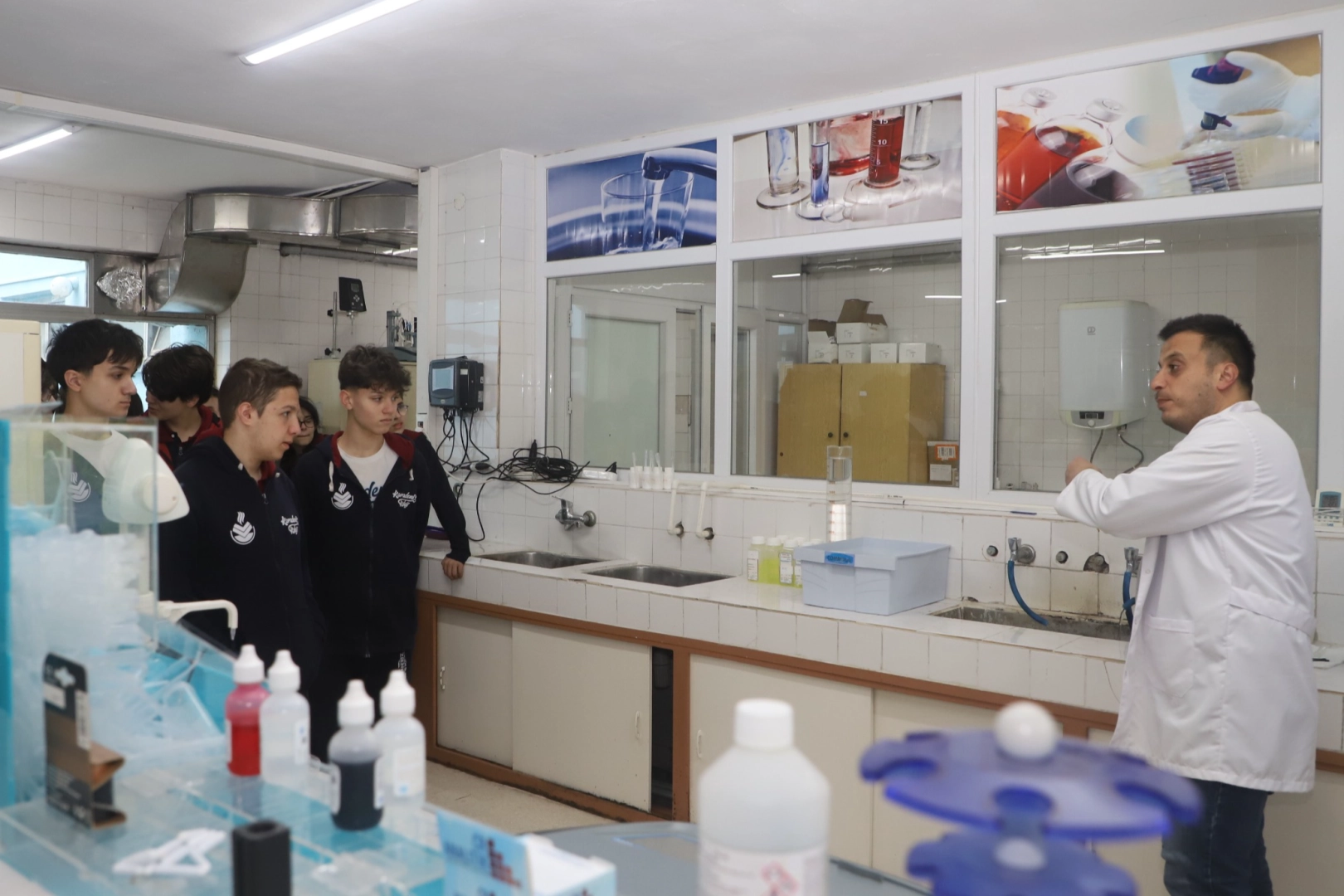 Trabzon'da öğrenciler, TİSKİ Esiroğlu İçme Suyu Arıtma Tesisini ziyaret ederek suyun arıtılma süreçlerini öğrendi.