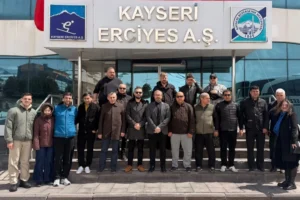 Rus ve Türkmen iş insanları, Kayseri'deki Erciyes Kayak Merkezi'nin turizm potansiyelini ve yatırım fırsatlarını inceledi.