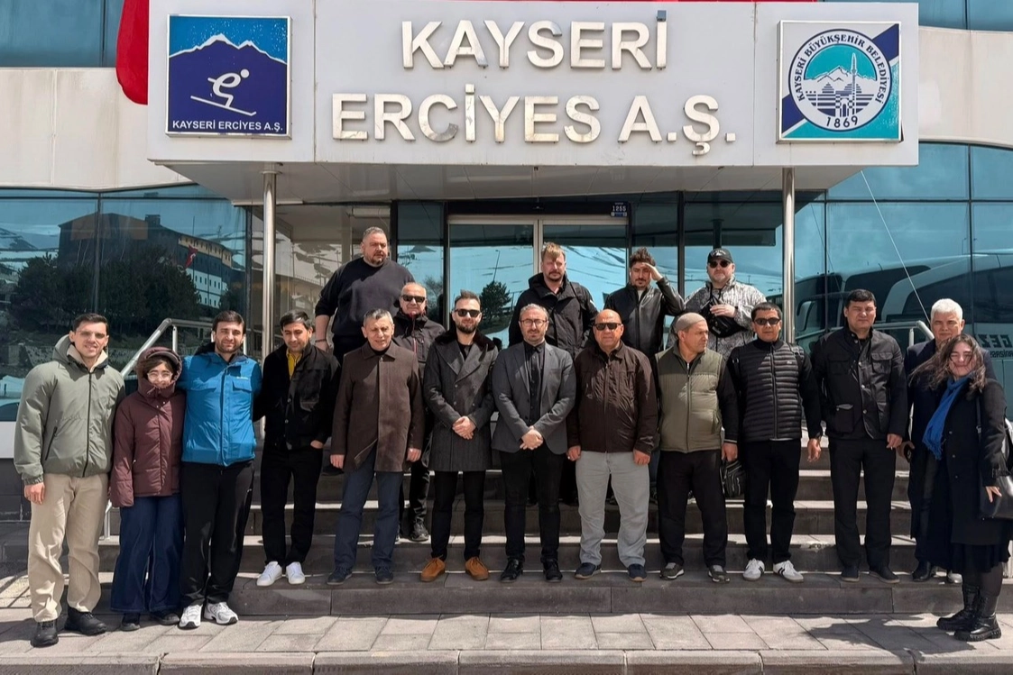 Rus ve Türkmen iş insanları, Kayseri'deki Erciyes Kayak Merkezi'nin turizm potansiyelini ve yatırım fırsatlarını inceledi.