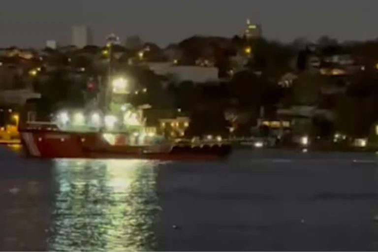 Kıyı Emniyeti ekiplerinin Yeniköy açıklarında karaya oturan KAPPA gemisini kurtarma operasyonu