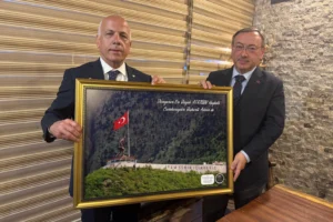 ÇAYKUR Genel Müdürü Yusuf Ziya Alim çay kalitesi ve yeni mağaza hakkında açıklama yapıyor