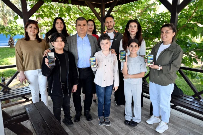 Mersin Büyükşehir Belediyesi'nin iklim değişikliğiyle mücadele için geliştirdiği 'Çevresin' mobil uygulaması
