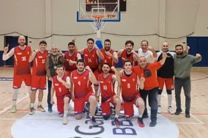 Ağrı Gençlik ve Spor Kulübü basketbol takımı oyuncuları playoff'lara lider olarak yükseldi