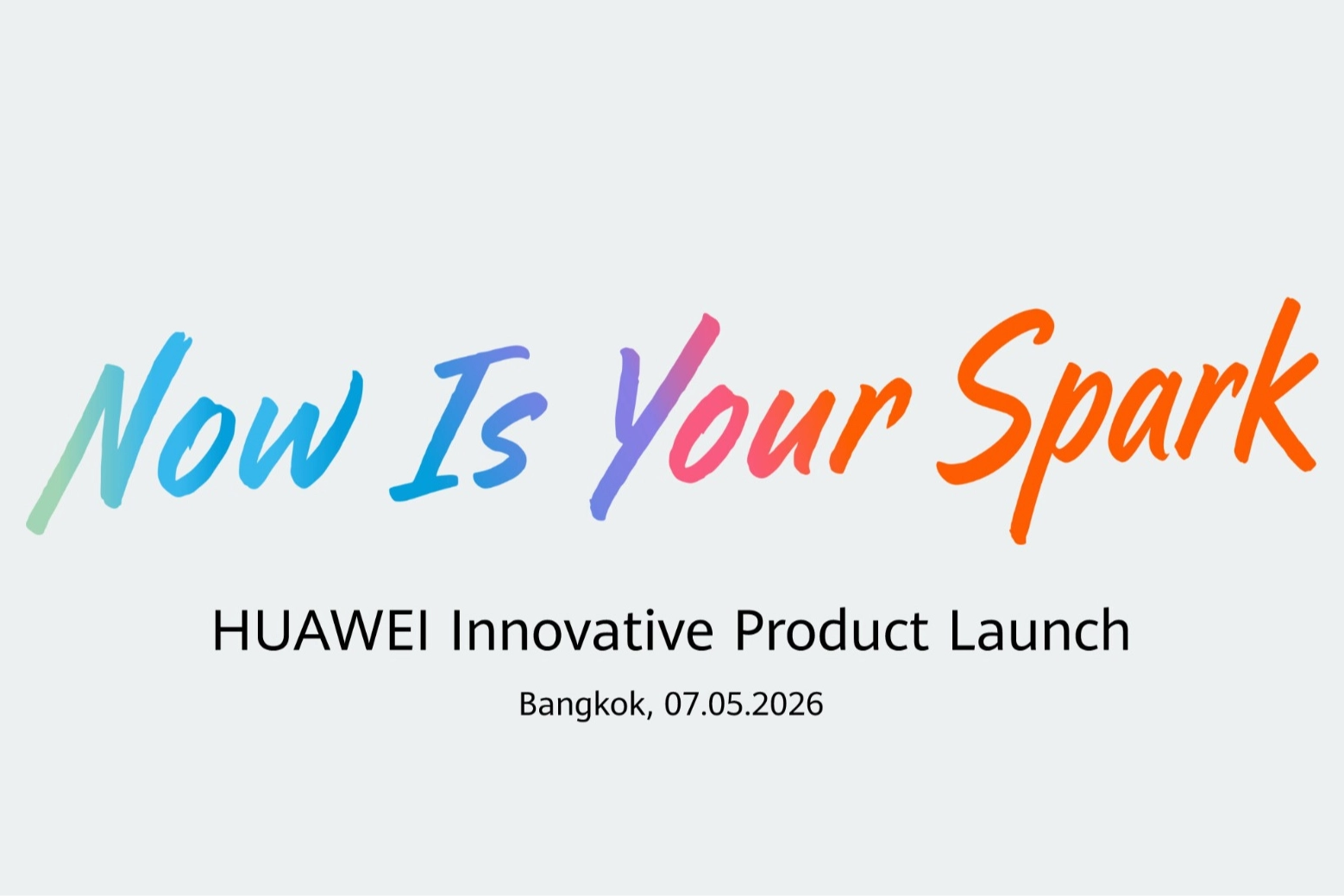 Huawei'nin Bangkok'ta düzenlediği yenilikçi ürün lansmanından bir kare, MatePad Pro Max tablet ve diğer ürünler sergileniyor.