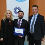 Doç. Dr. Abdullah Akbaş, Bilim Akademisi ödülünü alırken