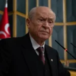 MHP Genel Başkanı Devlet Bahçeli'nin grup toplantısında konuşma yaparken çekilmiş fotoğrafı