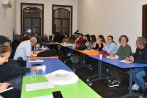 İzmir'de Demokrasi Okulu'nda kentsel politikalar üzerine yapılan seminer ve atölye çalışmaları.