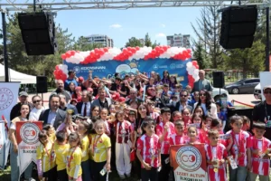 Kocasinan Çocuk Şenliği'nde bayram coşkusu ve geleneksel değerler