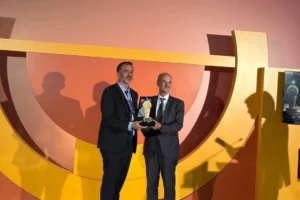 Kayseri Büyükşehir Belediyesi'nin akıllı ulaşım sistemleri projesiyle kazandığı belediyecilik ödülü