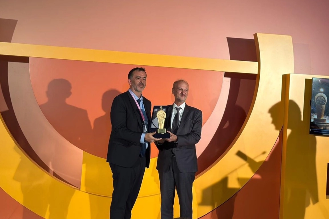 Kayseri Büyükşehir Belediyesi'nin akıllı ulaşım sistemleri projesiyle kazandığı belediyecilik ödülü