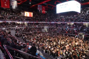 Gaziantep'te düzenlenen Mevlid-i Nebi programına katılan vatandaşlar