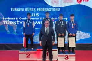 Bursa Büyükşehir Belediyesporlu güreşçiler Türkiye Şampiyonası'nda 3 madalya kazandı