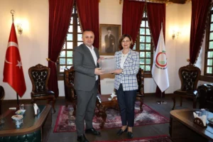 Eskişehir ve Amasya belediye başkanları kültürel iş birliği için bir araya geldi