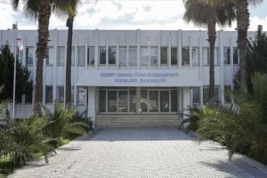 KKTC Dışişleri Bakanlığı logosu ve üzerinde 'Yok Hükmündedir' yazılı bir metin