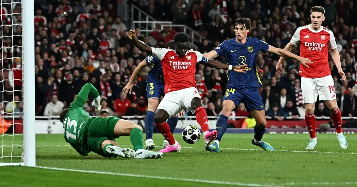 Arsenal, 20 yıl aradan sonra Şampiyonlar Ligi finaline yükseldiğini kutluyor